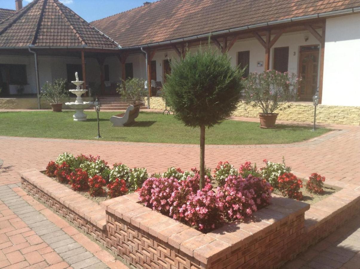 Bornemisza Kuria Wellness Resort Tiszabecs Kültér fotó